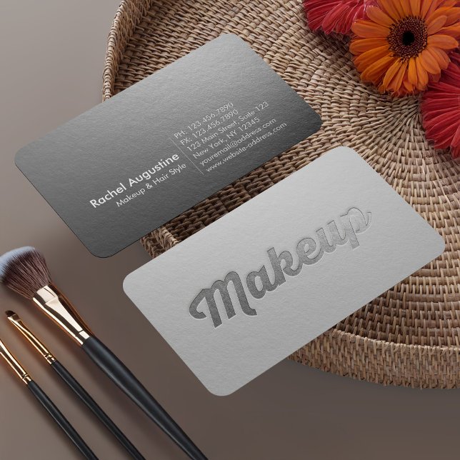 Minimal vit & Silver-präglad textmakeup-artist Visitkort (Skapare uppladdad)