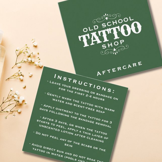 Minimala instruktioner för fet tatuering av efterv fyrkantigt visitkort (Minimal Bold Tattoo Artist Aftercare Instructions Square Business Card)