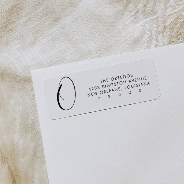 Minimala Returetiketter för skriptmonogram Returadress Etikett (Black and white minimal return address labels featuring a large script monogram.)
