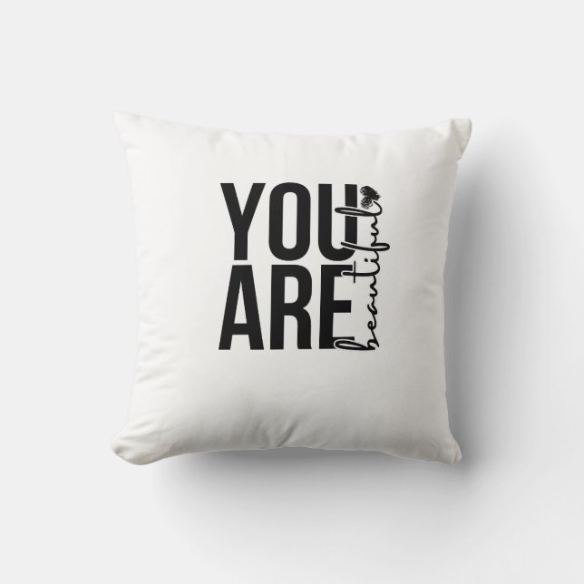 Minimalist “Beautiful” Typography Design – Black a Kudde (Framsida)