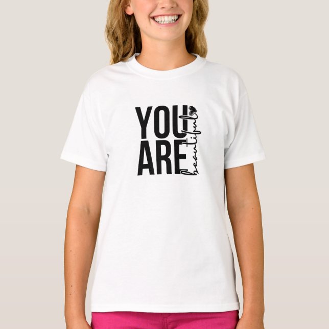 Minimalist “Beautiful” Typography Design – Black a T Shirt (Framsida)