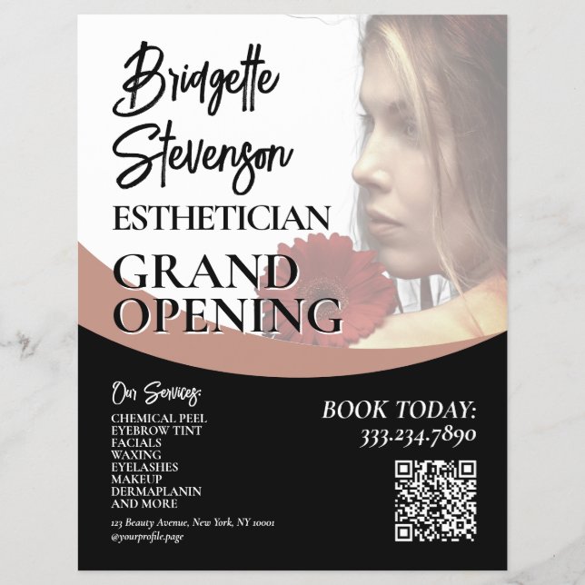 Minimalist beauty model esthetician salon Flyer (Framsidan)