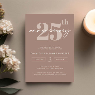 Minimalist beige skrift 25-års bröllopsjubileum inbjudningar