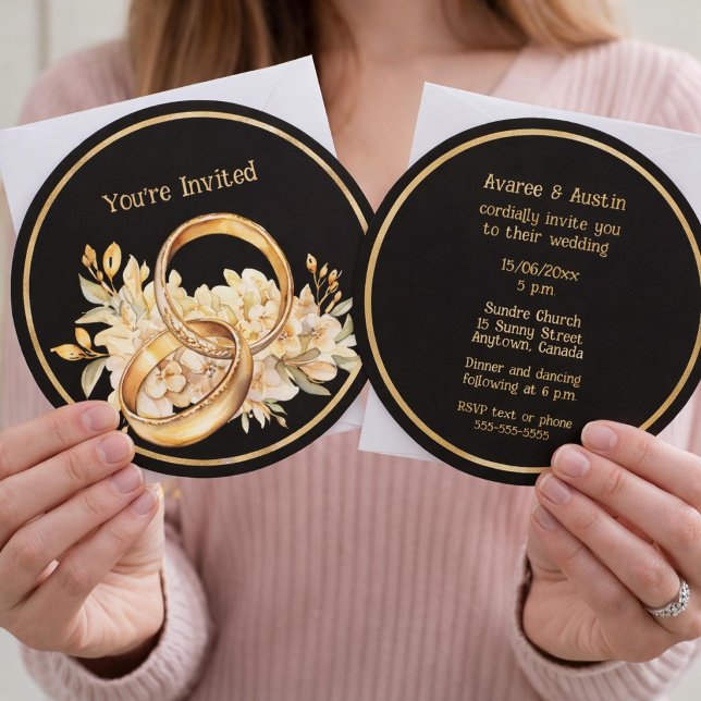 Minimalist Black and Gold Wedding Rings Invitation Inbjudningar (Skapare uppladdad)