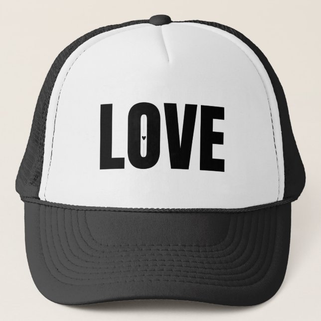 Minimalist Black "LOVE" Typography Keps (Framsida)