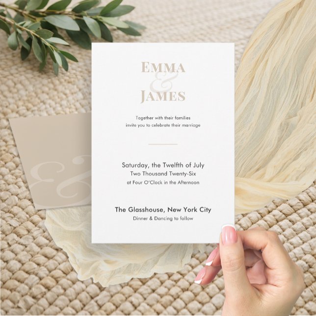 Minimalist Bröllopsinbjudan till Champagne | QR-ko Inbjudningar (Soft champagne wedding invitation with modern typography and a clean, elegant layout.)