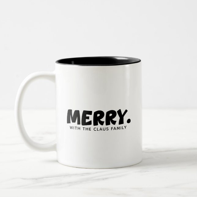 Minimalist Cheer: Personalized "MERRY." Statement Två-Tonad Mugg (Vänster)