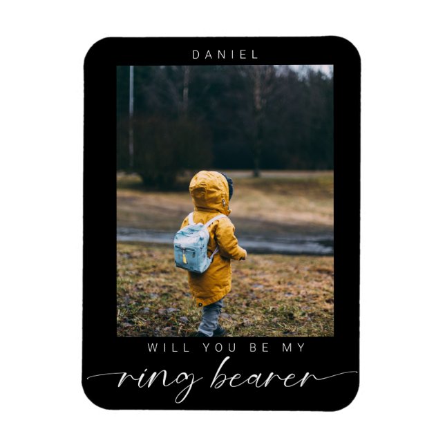 Minimalist... Du blir min Ring Bearer Photo Mörk Magnet (Vertikal)
