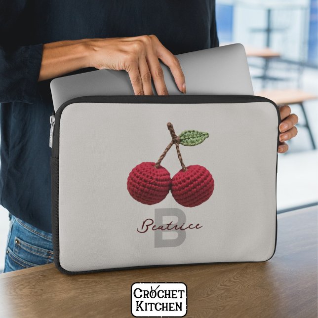 Minimalist Girly Crochet Red Cherry Monogram Namn Laptop Fodral (Skapare uppladdad)