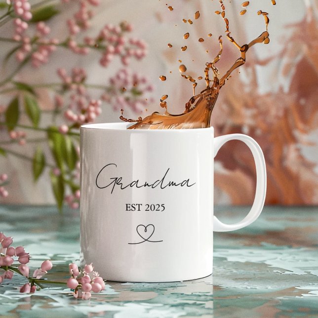 Minimalist Grandma EST Year | Custom Gift Mug Kaffemugg (Skapare uppladdad)