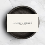 Minimalist Luxury Boutique Ivory Visitkort<br><div class="desc">En elegant och förfinad design höjer ditt namn eller ditt företag namn genom minimal och modern formatering. En elfenbensbakgrund till ge är en lyx för den här klassiska designmallen för affärskort. © 1201AM-KREATIV</div>
