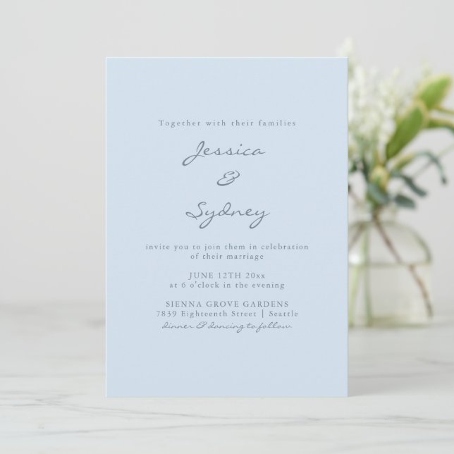 Minimalist Modern Soft Blue Script Wedding Inbjudningar (Stående Fram)