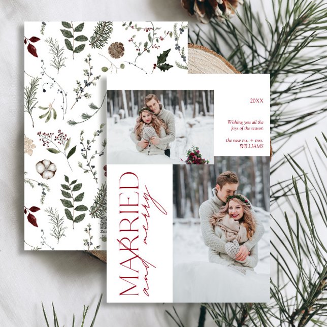 Minimalist Mr och Mrs Red Married & Merry Photo Julkort (Easily personalize this newlywed photo holiday card with your favorite image and deets)