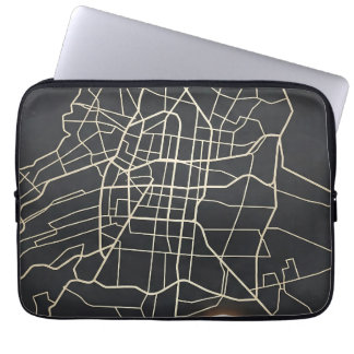 Minimalist NYC Soccer Map Pin Line Art Laptop Fodral