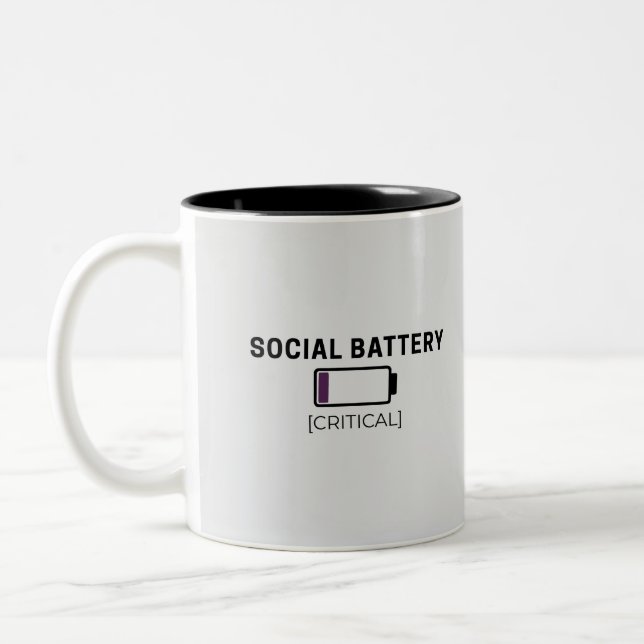 Minimalist Social Battery Low Sticker Två-Tonad Mugg (Vänster)
