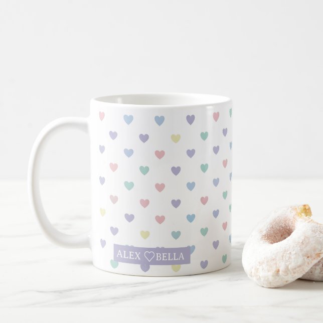 Minimalist Soft Pastel Heart Pattern Couple Name Kaffemugg (Med munk)