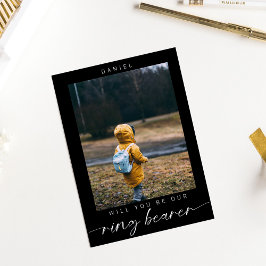 Minimalist Vill du vara min ringbärare Foto Svart Inbjudningar