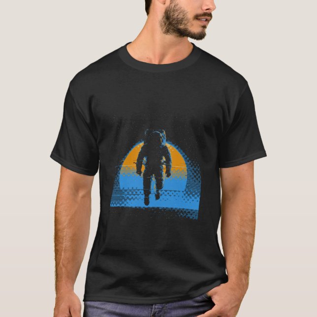 Minimalistic Astronaut in Space Astronomy Planets T Shirt (Framsida)