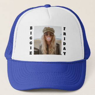 Minimalistisk "Biggie Friday"-text och anpassad bi Keps