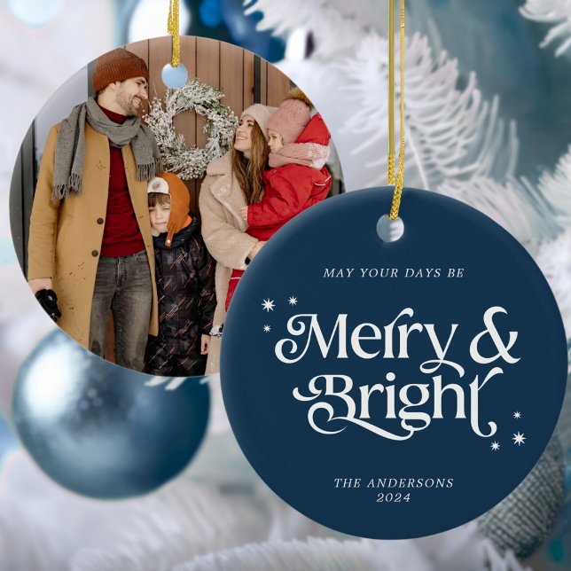 Minimalistisk blå merry och ljusstark fotojul julgransprydnad keramik (Mockup view)