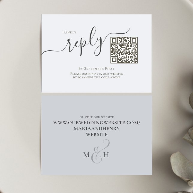 Minimalistisk blå OSA QR-kod Bröllop Kort (Simple light blue wedding RSVP card with a scannable QR code. )