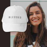 Minimalistisk BLESSED-text vit Keps<br><div class="desc">Enkel,  MINIMALISTISK,  använd text. Bära ditt kristna trosbudskap. Anpassa den med valfritt färg/teckensnitt. Modern svart text i versaler.</div>