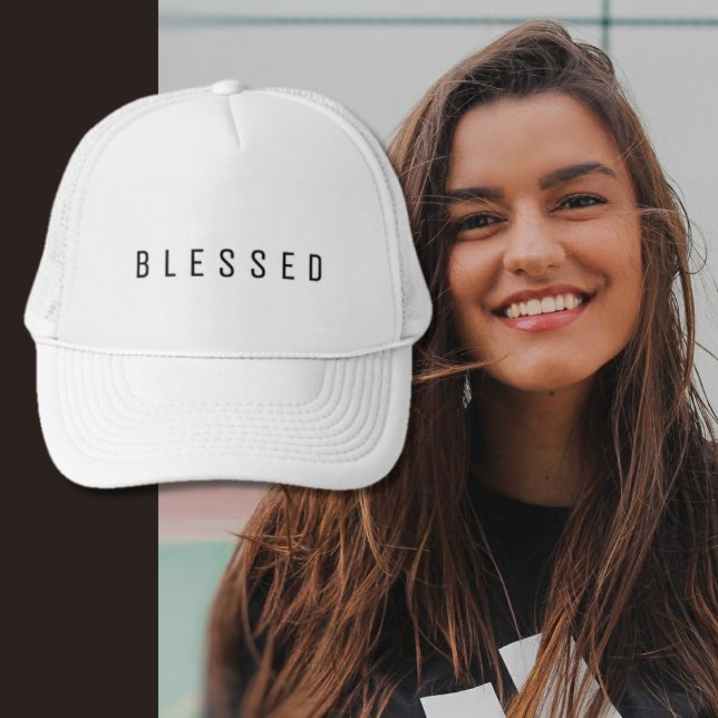 Minimalistisk BLESSED-text vit Keps (Skapare uppladdad)