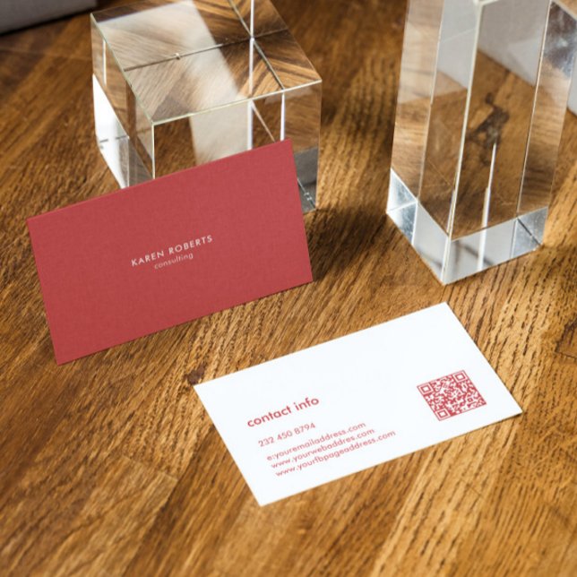 Minimalistisk, bränd, röd, vit typografi visitkort (Skapare uppladdad)