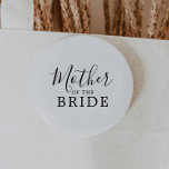 Minimalistisk Budens mamma-Möhippa Knapp<br><div class="desc">Den här minimalistiska möhippan i budens mamma är perfekt för en enkel möhippa. Den moderna romantiska designen har klassisk svart- och vit typografi parad med en rografi av rustik men elegant med vintage handskrivet stil. Anpassade i alla färg. Behålla designen enkel och elegant, som den är, eller anpassa den genom...</div>