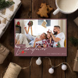 Minimalistisk Burgundy-familjens foto jul Julkort<br><div class="desc">Vår minimalistiska Burgundy-familjs fotojulkort - ett vackert underskattat sätt att  säsongens värme med vänner och familj. Med det här eleganten kombineras en minimalistisk design med ett uppriktigt meddelande för att skapa en perfekt duk för dina omhuldade helgdag.</div>