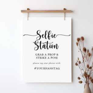 Minimalistisk Calligraphy Selfie Station-tecken Poster