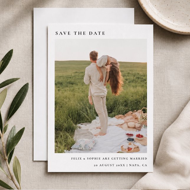 Minimalistisk chic | Modern enkel foto Bröllop Spara Datumet (Custom photo save the date card with minimalist wedding style for elegant guest announcements.)