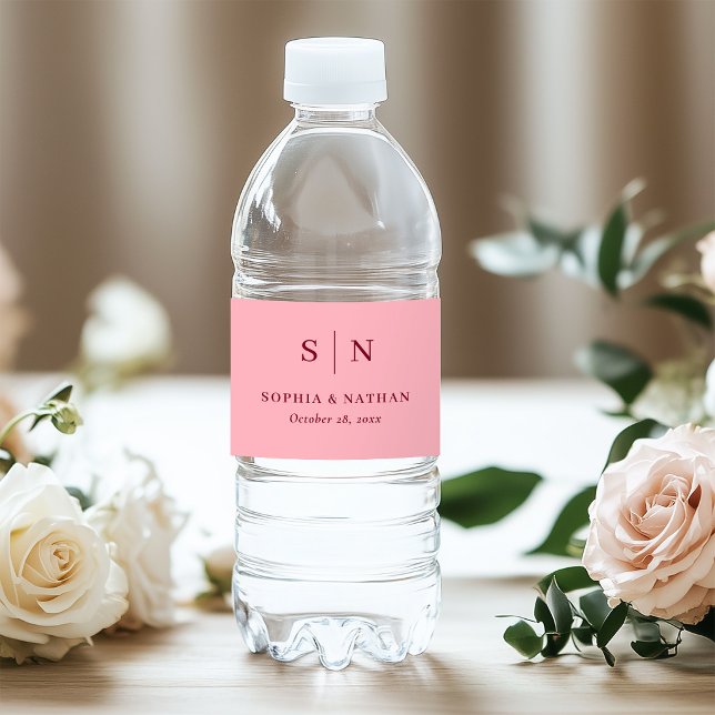 Minimalistisk Chic | Rosa med Burgundermonogram Br Vattenflaskor Etikett (Skapare uppladdad)