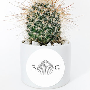 Minimalistisk Clam Seashell Monogram Wedding Favor Runt Klistermärke