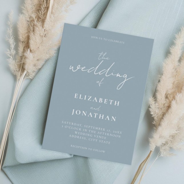 Minimalistisk Dusty Blue Elegant Calligraphy Bröll Inbjudningar (Skapare uppladdad)