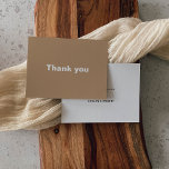 Minimalistisk Elegant Formell Brown Bröllop Tack Kort<br><div class="desc">Denna minimalistiska elegant,  det formella bruna bröllop-tack du-kortet är perfekt ett orustiskt bröllop. Utformningen har ett vackert teckensnitt i en brunt bakgrund för att försköna evenemanget.</div>
