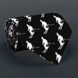 Minimalistisk Elegant Skiers Winter Black White Slips<br><div class="desc">Coolans vintertema mönster-design för skidåkare. Alperna skidar i vintage retro ski kostym. En underbar vintersportgåva till en skidåkare i din vänkrets,  medarbetare eller familj...  roligt.. Bildschemat för visuella skidbilder. Skiers skiddekanter,  Ski-lag,  skidbuss-gåva. Skiers skidhalsen är sliten för honom.</div>