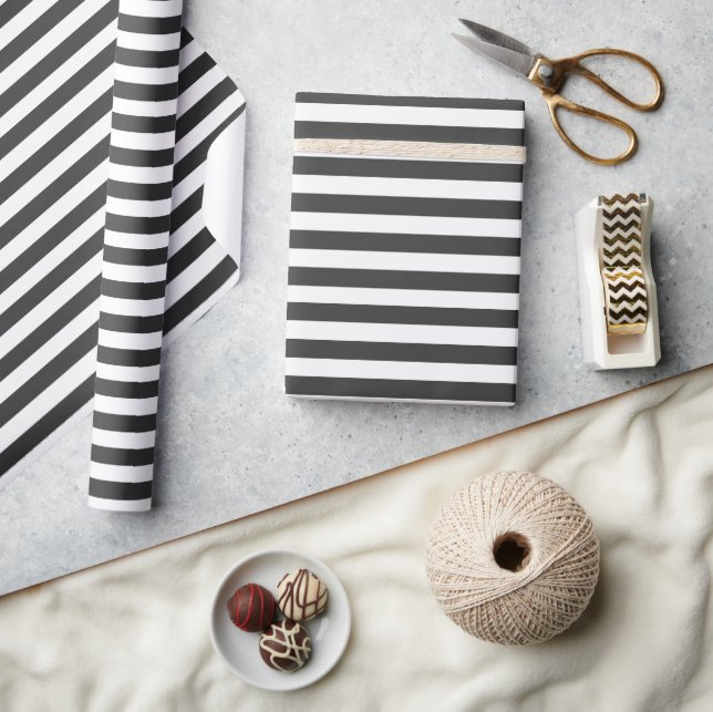Minimalistisk Elegant Svart Vita Ränder Presentpapper (Hantverk)