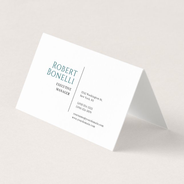 Minimalistisk enfaldig blå och vit modern premium  visitkort (Framsida)