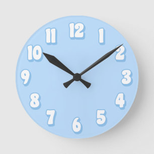 Minimalistisk enfaldig pastellblå pojk Retro  Rund Klocka