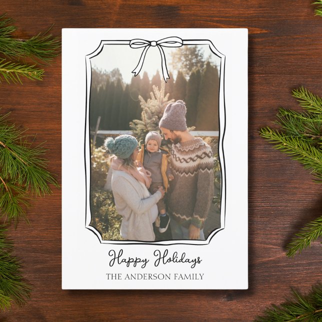 Minimalistisk Enkel Båg Svart och Vitt Familjefoto Julkort (A timeless holiday card that radiates warmth, elegance, and effortless personalization.)