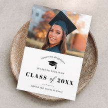 Minimalistisk examensannonsering med foto