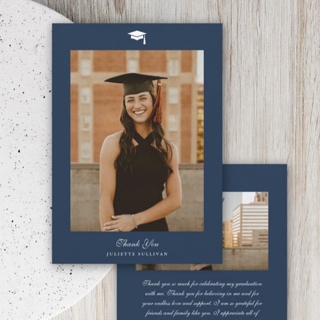 Minimalistisk examensfotografisk inbjudan (Simple script 2 photo graduation thank you card.)