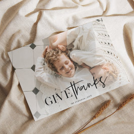 Minimalistisk familjefoto med ”Ge tack” Vykort