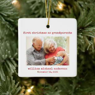 Minimalistisk första jul som morföräldrar Foto Julgransprydnad Keramik