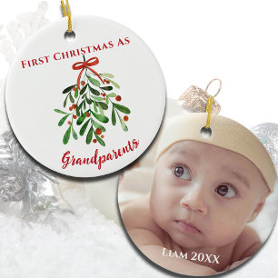 Minimalistisk första jul som morföräldrar julgransprydnad keramik