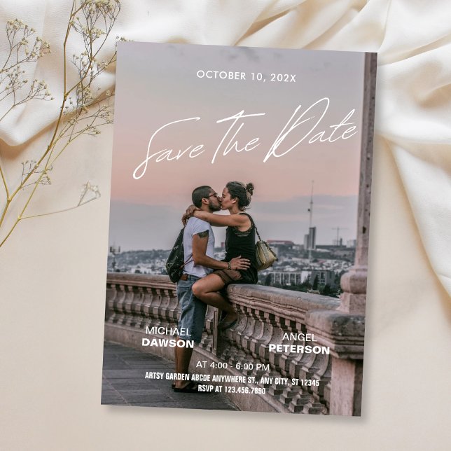 Minimalistisk fotobrollopsryggsäcksturist-filmplak spara datumet (Skapare uppladdad)