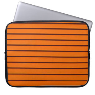 Minimalistisk fotografi av orangens vägg laptop fodral