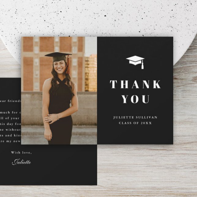 Minimalistisk Fotografi-Examen Fest Tack Kort (Simple type black and white graduation photo thank you cards.)