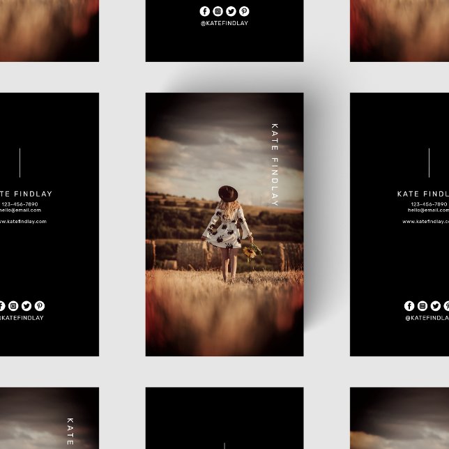 Minimalistisk fotomodern Social-media Visitkort (Skapare uppladdad)